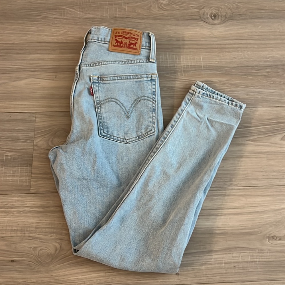 Levi’s Wedgie Skinny